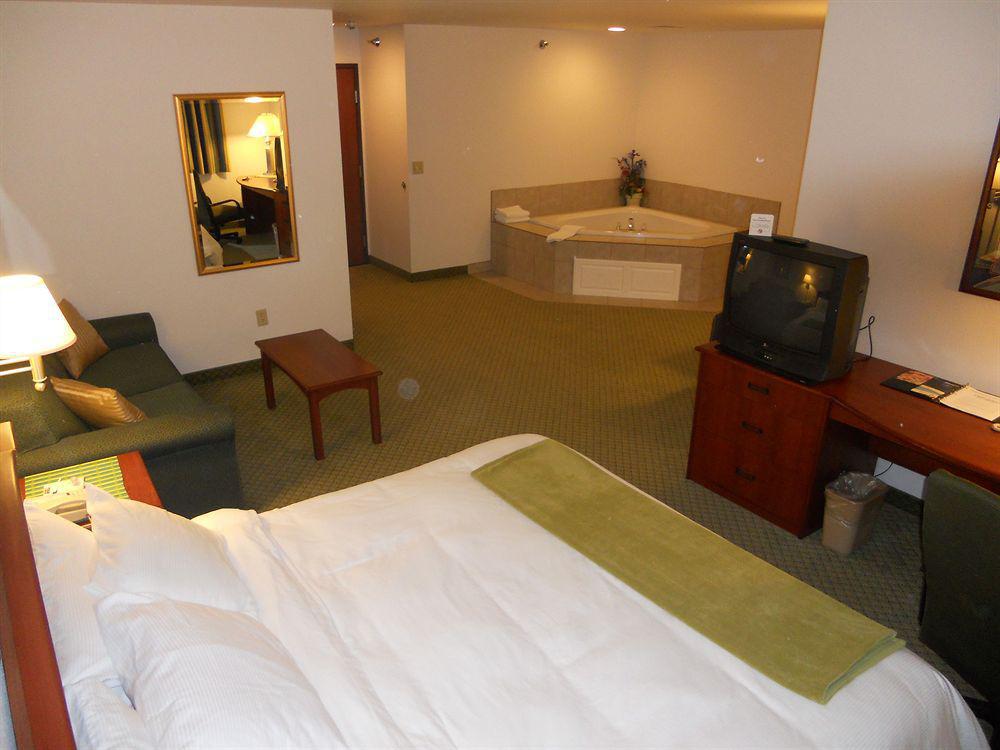 Crossings By Grandstay Inn & Suites Becker المظهر الخارجي الصورة