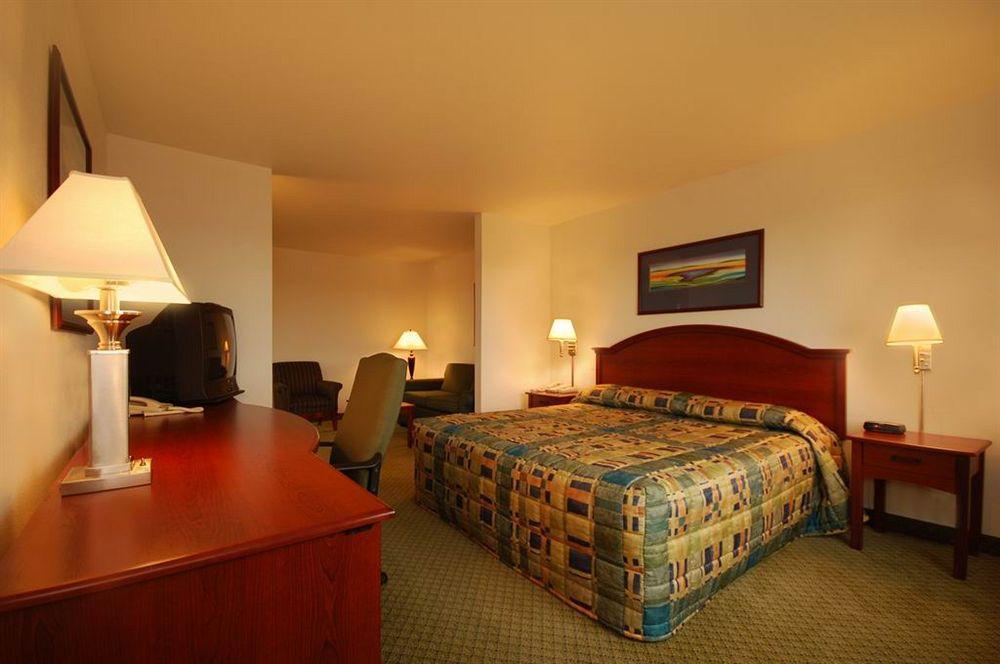Crossings By Grandstay Inn & Suites Becker المظهر الخارجي الصورة