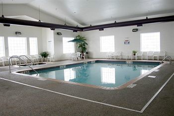 Crossings By Grandstay Inn & Suites Becker المظهر الخارجي الصورة